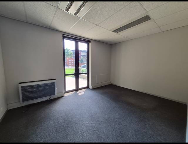555M² OFFICE TO LET IN SANDTON CENTRAL